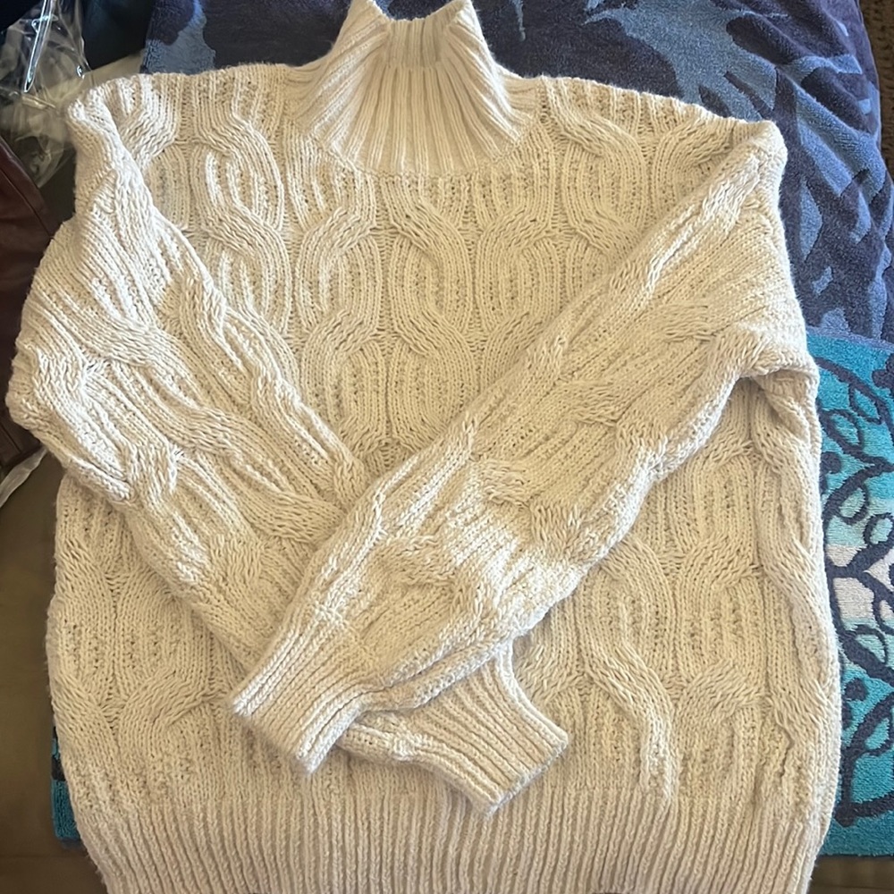 Sweater. Time and True. Size Medium 8-10. Brand new never worn.